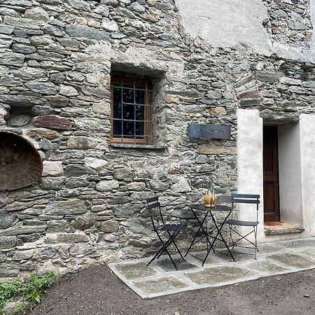 La Torre Colombaia - Monumento Del 1400 Daire Arnad Dış mekan fotoğraf