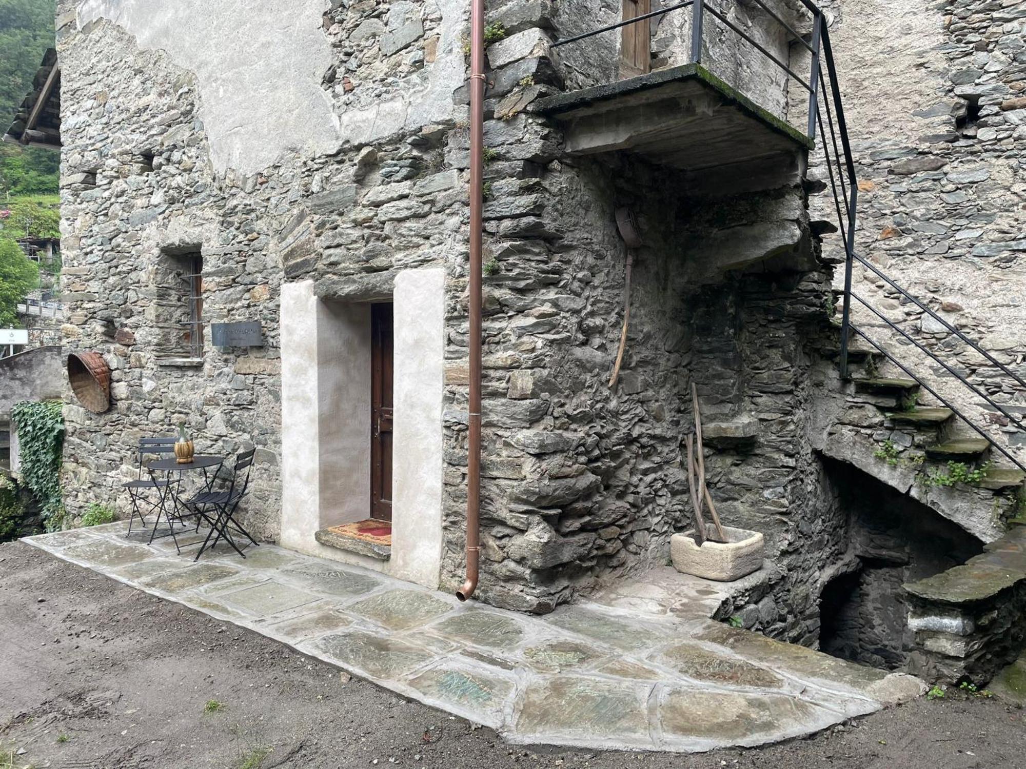 La Torre Colombaia - Monumento Del 1400 Daire Arnad Dış mekan fotoğraf